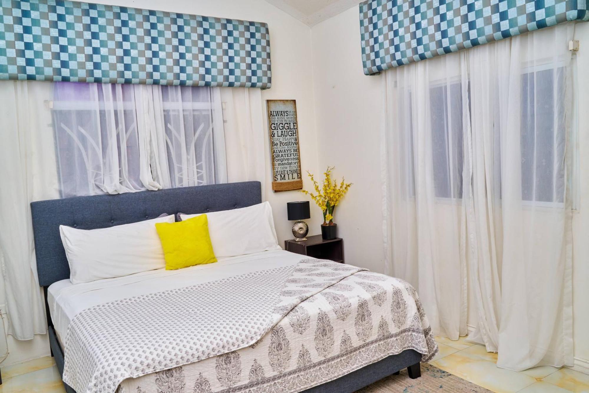 Caribbean Estates, 10 Mins From The Beach, Beautiful Gated Community Portmore Εξωτερικό φωτογραφία